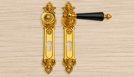 BRASS ANTIQUE DOOR HANDLE & KNOB SET